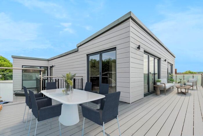 2 Bedroom Flat To Rent In Friary Place Strood, ME2