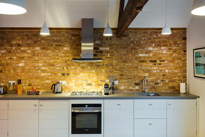 1 Bedroom Flat To Rent In Rathbone Place, London, W1T