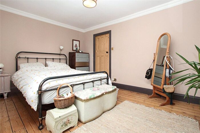 3 Bedroom Terraced House For Sale In Bramblebury Road, London, SE18