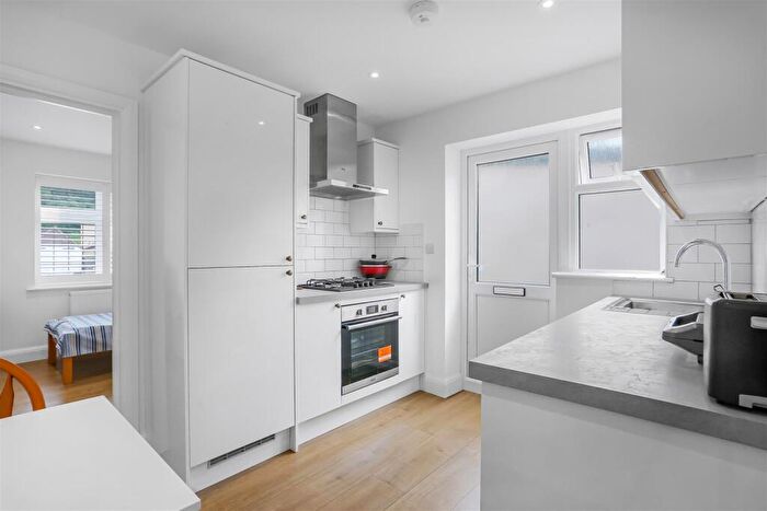 1 Bedroom Apartment To Rent In Cornwall Road, Cheam, Sutton, SM2