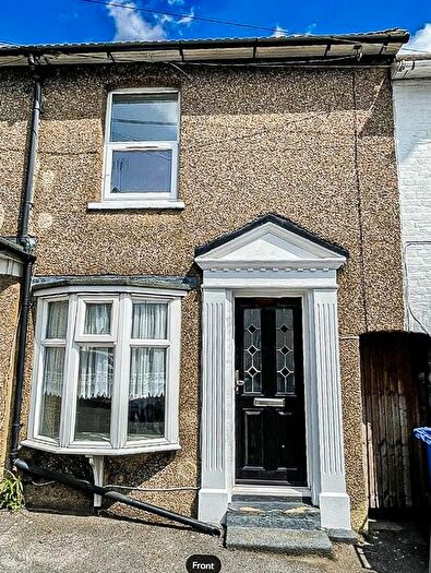 Terraced House To Rent In St. Pauls Street, Sittingbourne, Kent., ME10