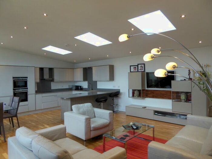 3 Bedroom Detached House To Rent In Eastern Avenue, Reading, RG1