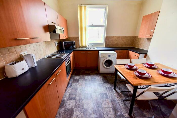 4 Bedroom Terraced House To Rent In Ebberston Terrace, Hyde Park, Leeds, LS6