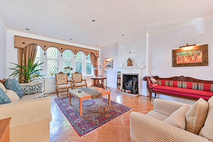 6 Bedroom Property For Sale In Vale Close, Maida Vale, London, W9