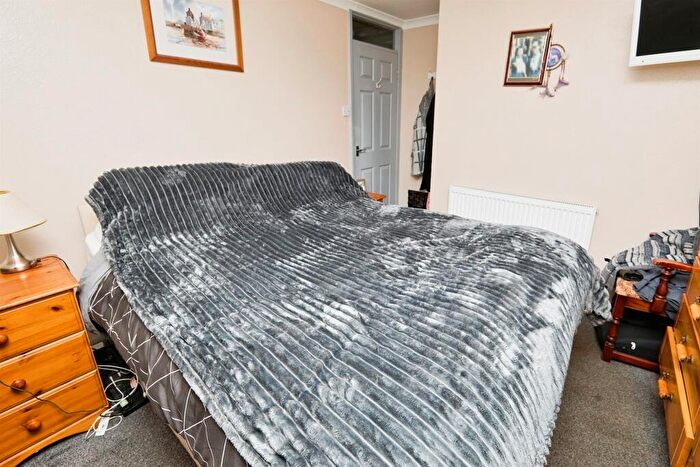 2 Bedroom Semi-Detached Bungalow For Sale In Henhurst Ridge, Burton-On-Trent, DE13