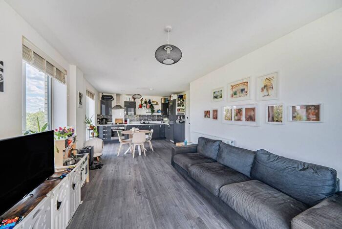 2 Bedroom Flat For Sale In Grahame Park Way, Colindale, London, NW9