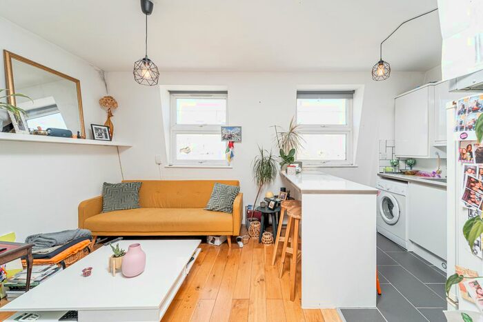 1 Bedroom Flat To Rent In Chatsworth Road, London, E5