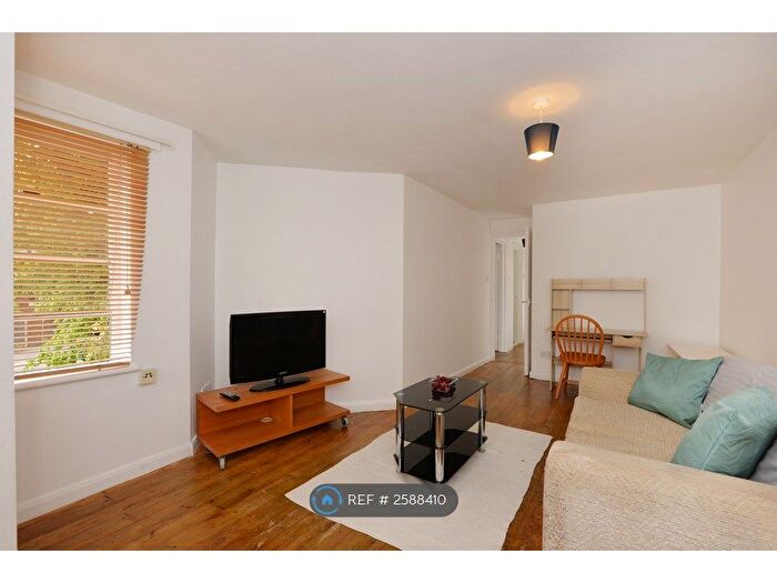 1 Bedroom Flat To Rent In Petrie Close, London, NW2