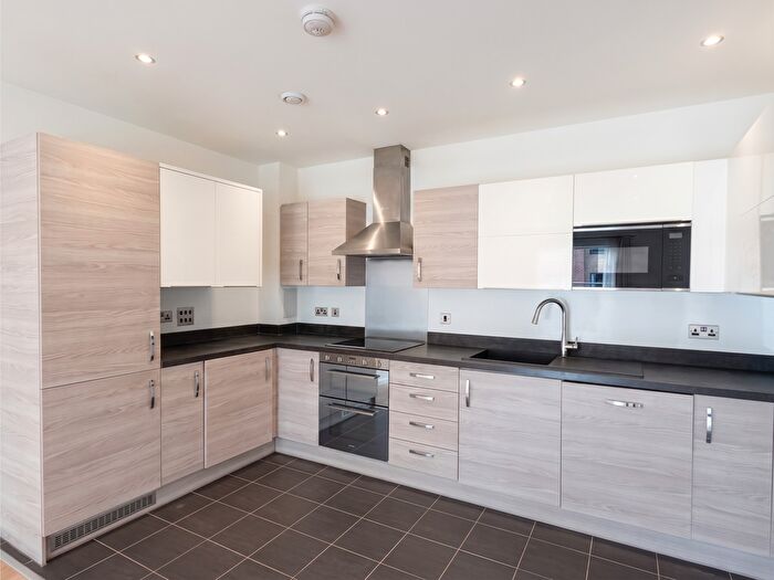 2 Bedroom Flat To Rent In Thornbury Way, Walthamstow, London, E17