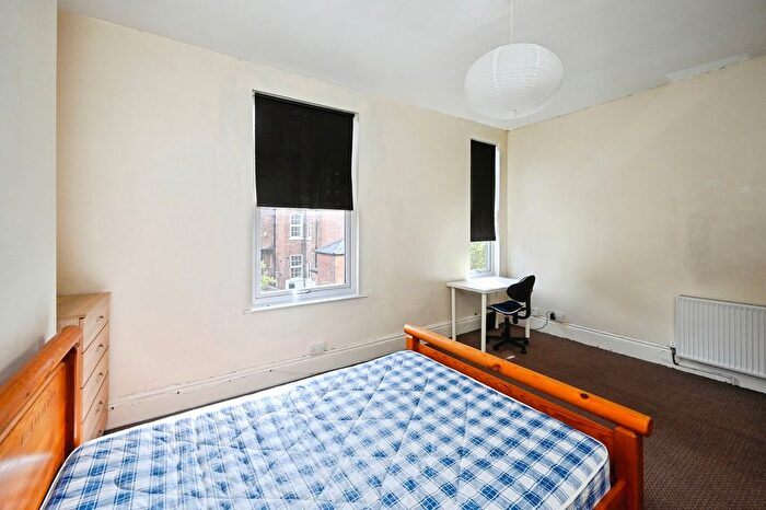 4 Bedroom End Of Terrace House For Sale In Colville Street, Nottingham, Nottinghamshire, NG1
