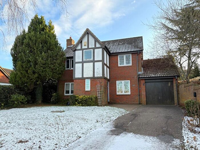 4 Bedroom Detached House For Sale In Roedean Close, Orpington, BR6