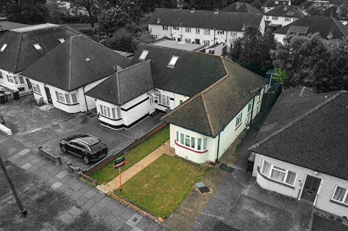 3 Bedroom Semi-Detached Bungalow For Sale In Kenilworth Road, Edgware, HA8