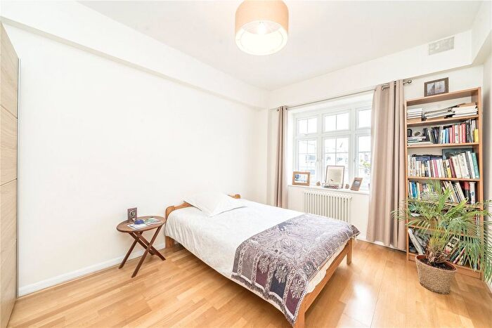 2 Bedroom Flat For Sale In Clifton Court, Northwick Terrace, London, NW8