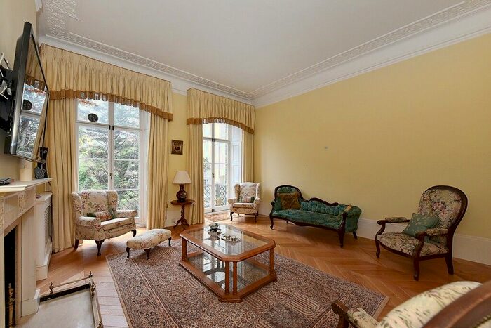 3 Bedroom Flat To Rent In Rutland Gate, Knightsbridge, SW7