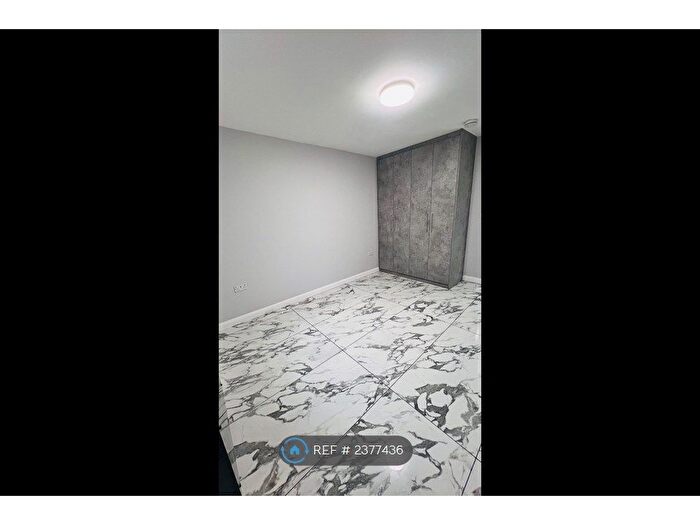 1 Bedroom Flat To Rent In Pentland Close, Reading, RG30