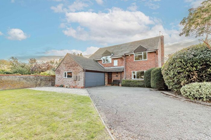 4 Bedroom Detached House For Sale In Queens Close, Harbury, CV33