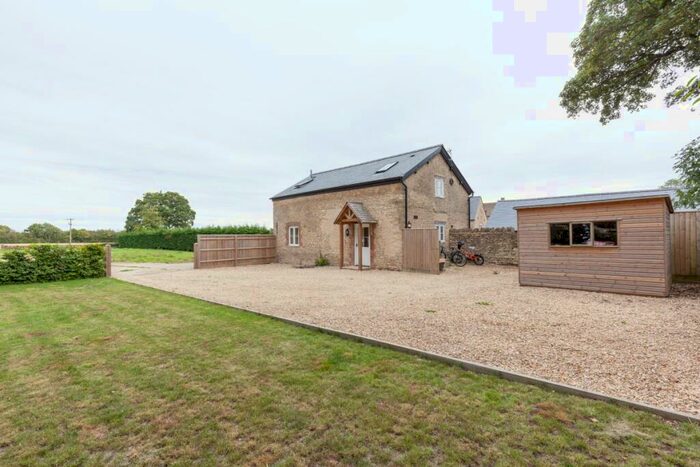 3 Bedroom Barn To Rent In North Barn, Woodleys, OX20