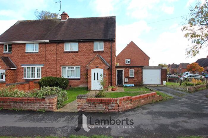 3 Bedroom Semi Detached House For Sale In Crooks Lane, Studley, B80