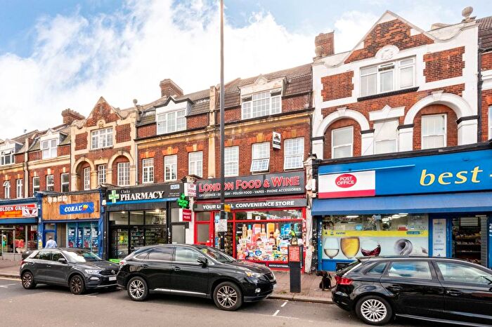 3 Bedroom Flat To Rent In London Road, Hounslow, Isleworth, TW7