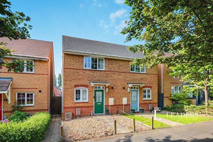 2 Bedroom Terraced House To Rent In Jubilee Avenue, PO6