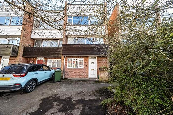5 Bedroom Semi-Detached House For Sale In Horwood Close, Headington, Oxford, OX3