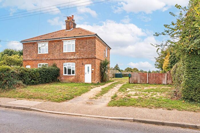 3 Bedroom Semi-detached House For Sale In Holt Road, Edgefield, NR24