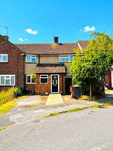 4 Bedroom Terraced House For Sale In Mansel Close, Slough, SL2