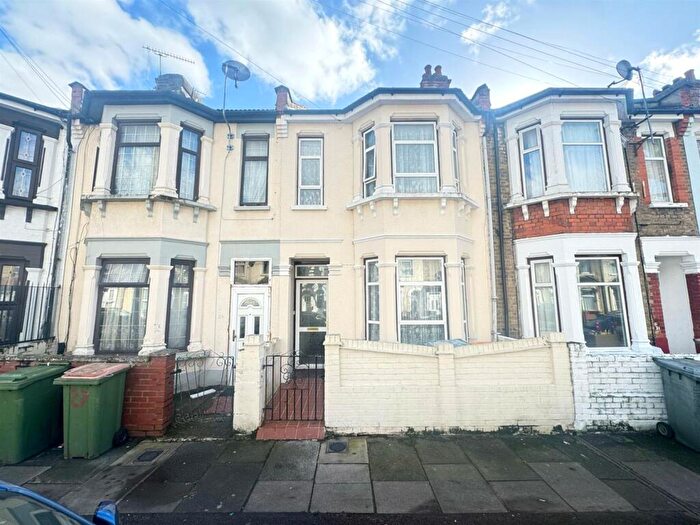 3 Bedroom Terraced House For Sale In Waghorn Road, London, E13