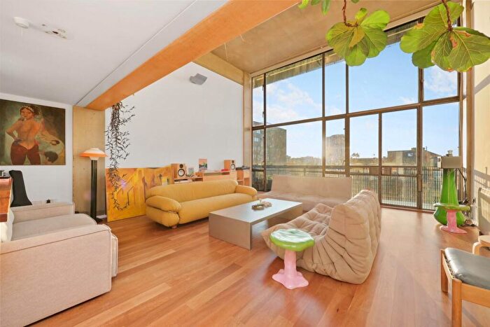 2 Bedroom Apartment To Rent In Wenlock Road, Islington, N1