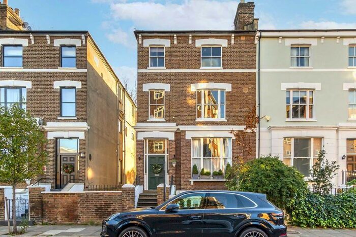 2 Bedroom Flat To Rent In Girdlers Road, London, W14
