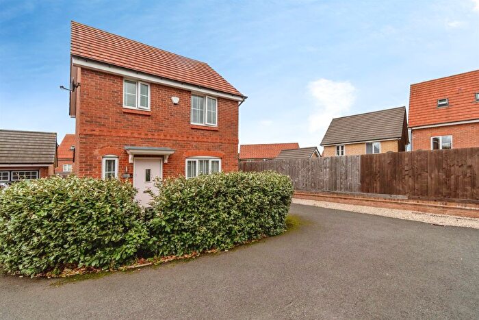 3 Bedroom Detached House For Sale In Ceramic Close, Wednesbury, WS10