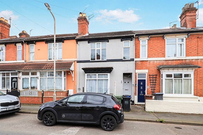3 Bedroom Terraced House For Sale In Rayleigh Road, Penn Fields, Wolverhampton, WV3