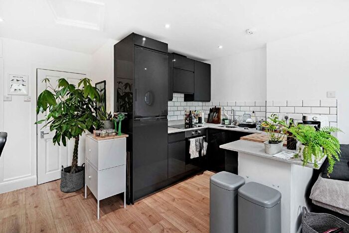 1 Bedroom Flat To Rent In Bohemia Place, Mare Street, London, E8