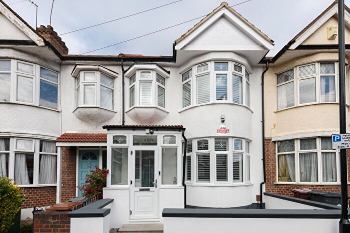 5 Bedroom Terraced House For Sale In Coopers Lane, Leyton, London, E10