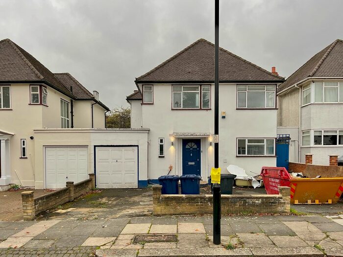 3 Bedroom Detached House To Rent In Corringway, London, W5