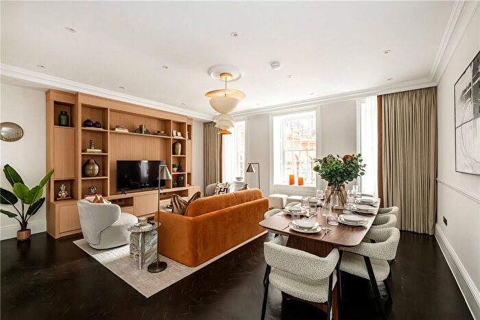 3 Bedroom Flat To Rent In Stratton Street, London, W1J
