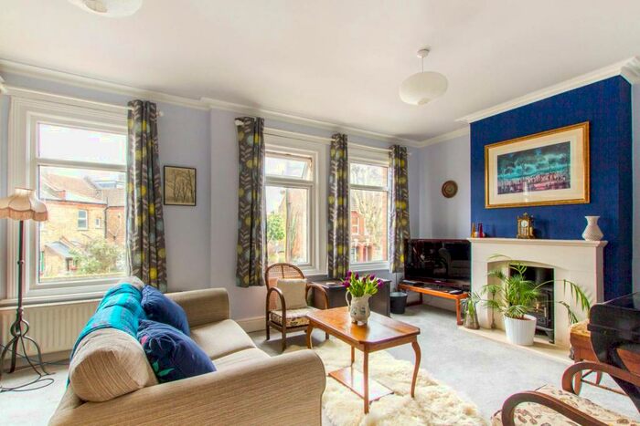 2 Bedroom Maisonette To Rent In Edward Road, Walthamstow, London, E17