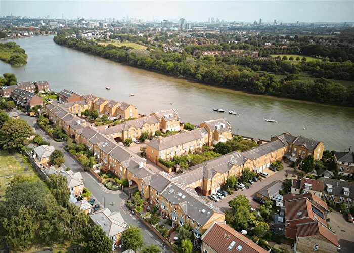 1 Bedroom Flat To Rent In Malthouse Drive, Chiswick, W4