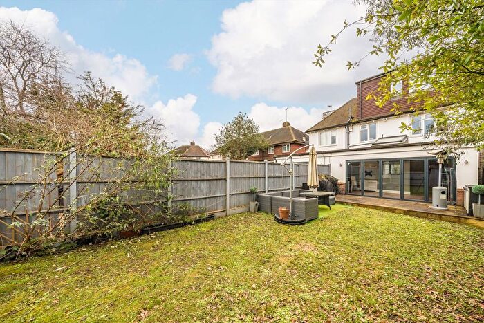 1 Bedroom Flat To Rent In Glebe Side, Twickenham, TW1