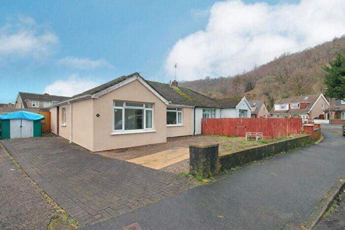 3 Bedroom Semi-Detached Bungalow For Sale In Glyn Bedw, Caerphilly, CF83