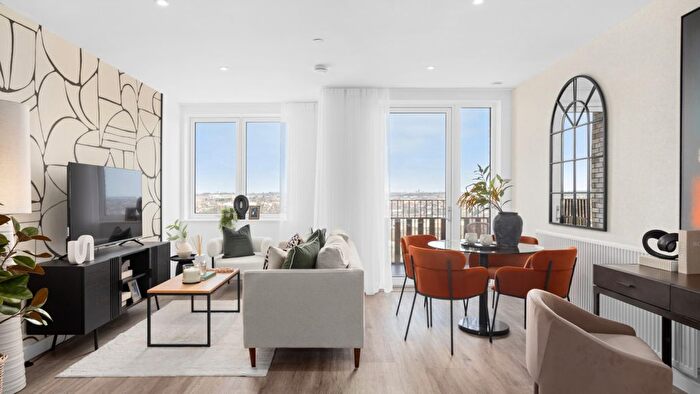 2 Bedroom Flat For Sale In Choral Street, Brent Cross, NW2