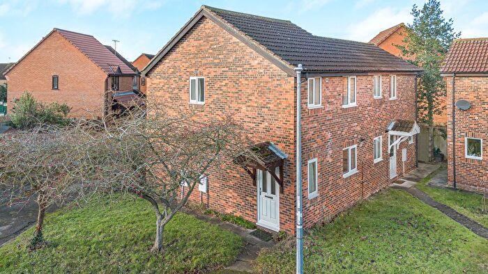 3 Bedroom Semi Detached House For Sale In Speedwell Close, Cambridge, CB1