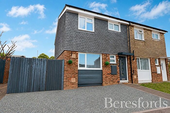 3 Bedroom Semi Detached House For Sale In Hamble Close, Witham, CM8