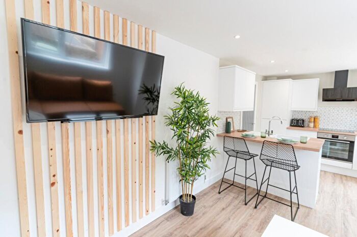 4 Bedroom Terraced House To Rent In Winnall, SO23