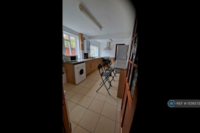 4 Bedroom Terraced House To Rent In Grange Avenue, Reading, RG6