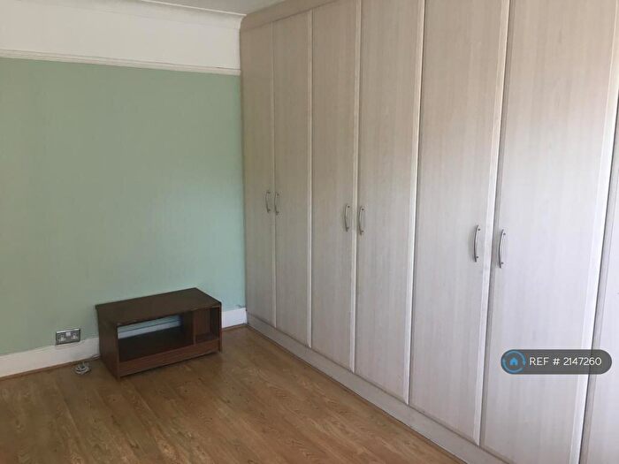 3 Bedroom Semi-Detached House To Rent In Lincoln Road, Harrow, HA2