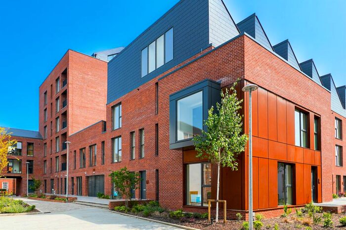 3 Bedroom Town House For Sale In David Street, Leeds, LS11