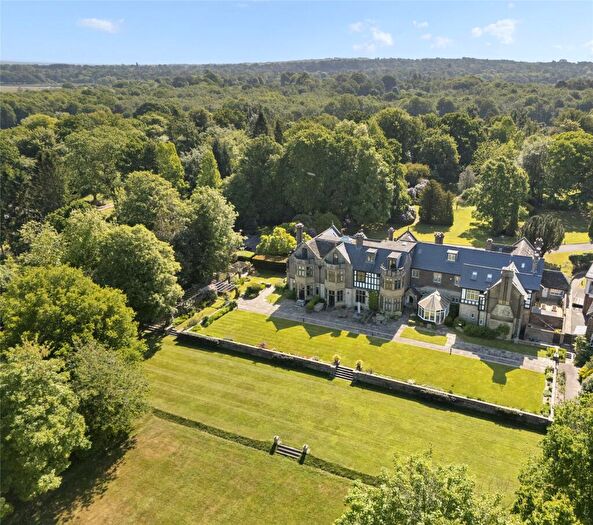 3 Bedroom Flat For Sale In Felcourt Road, Felcourt, East Grinstead, Surrey, RH19