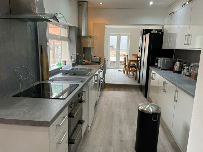 8 Bedroom Terraced House To Rent In Tiverton Road, Sellyoak, Birmingham, B29