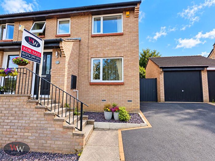 3 Bedroom Semi-detached House For Sale In Bartle Gill Drive, Baildon, BD17